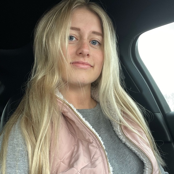 Meet your Posher, Paige - Picture 1 of 1